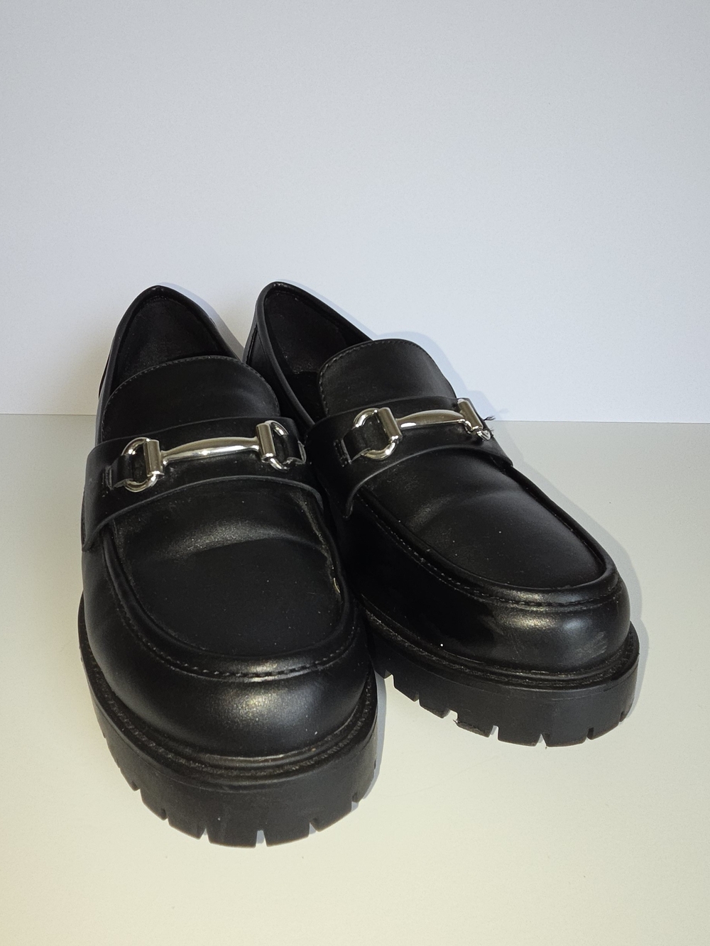 Black Women's Faux Leather Lug Sole Loafers with Metal Bit Sz 9